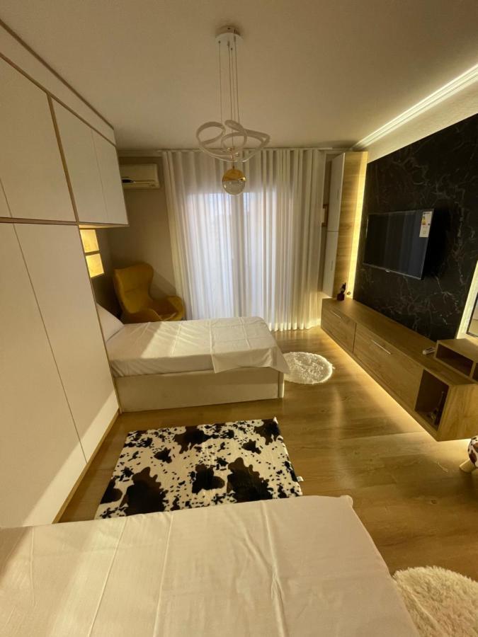Superior 2Br Apartment ติรานา ภายนอก รูปภาพ